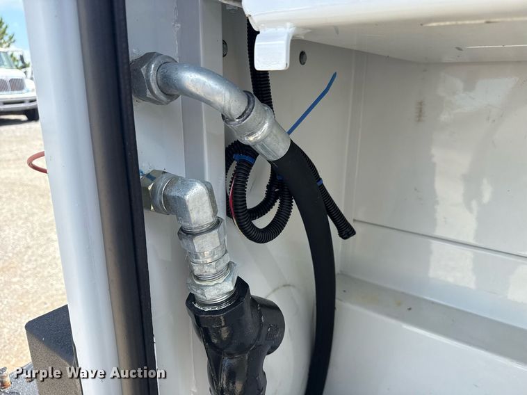 image for item EG6060 2010 Ford F350 Super Duty Ext. Cab utility bed pickup truck