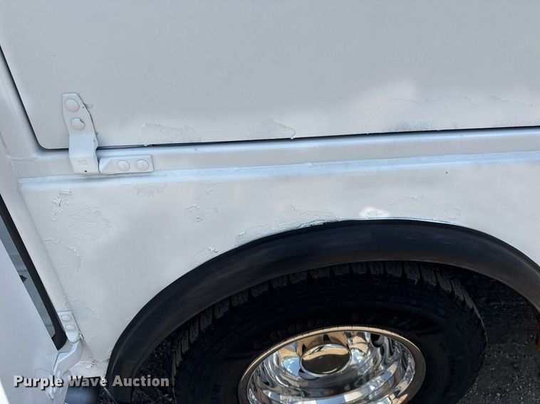 image for item EG6060 2010 Ford F350 Super Duty Ext. Cab utility bed pickup truck