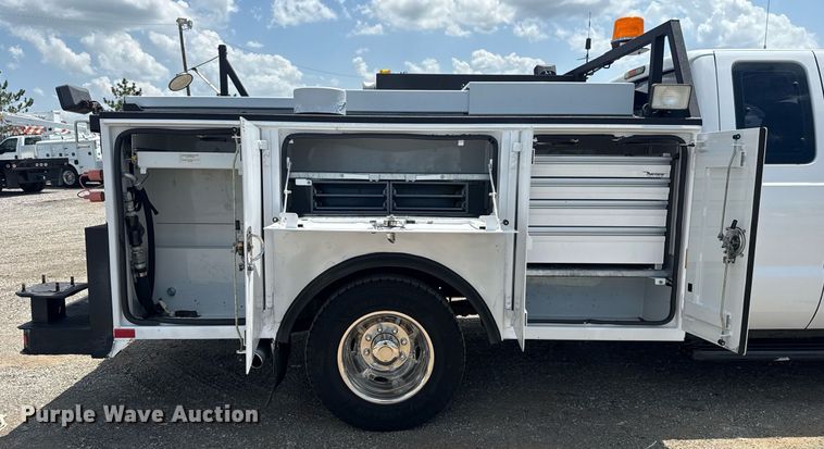 image for item EG6060 2010 Ford F350 Super Duty Ext. Cab utility bed pickup truck