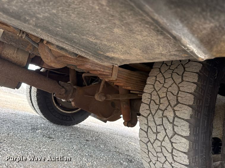 image for item EG6060 2010 Ford F350 Super Duty Ext. Cab utility bed pickup truck