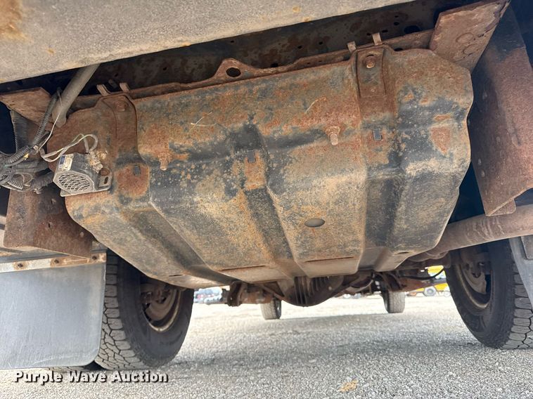 image for item EG6060 2010 Ford F350 Super Duty Ext. Cab utility bed pickup truck