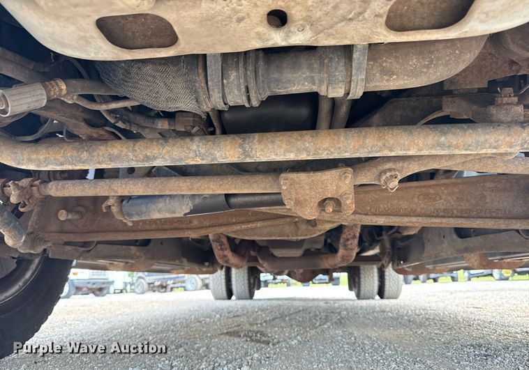 image for item EG6060 2010 Ford F350 Super Duty Ext. Cab utility bed pickup truck