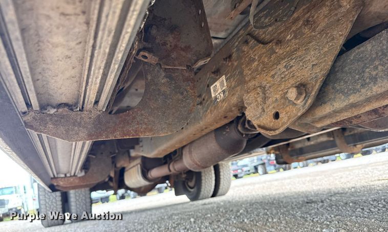 image for item EG6060 2010 Ford F350 Super Duty Ext. Cab utility bed pickup truck