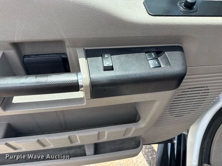 image for item EG6060 2010 Ford F350 Super Duty Ext. Cab utility bed pickup truck