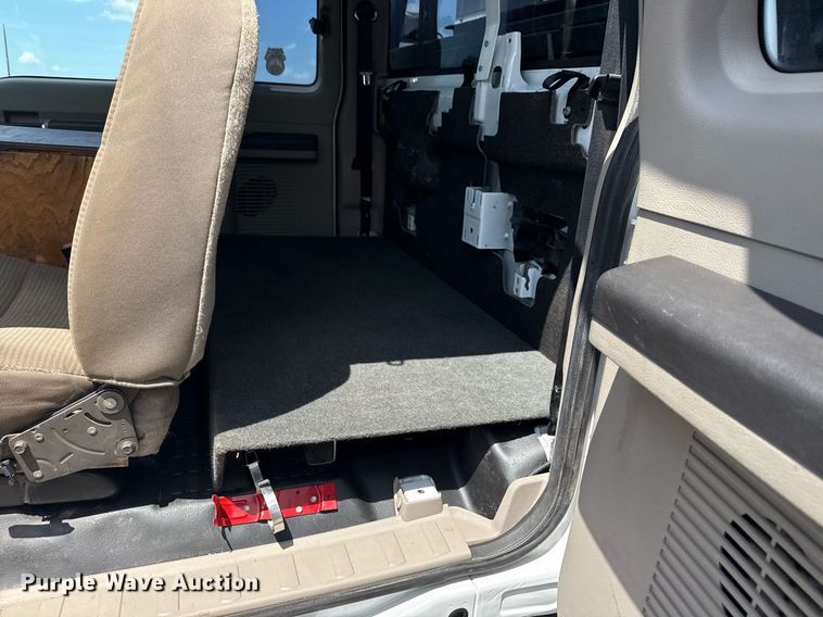 image for item EG6060 2010 Ford F350 Super Duty Ext. Cab utility bed pickup truck