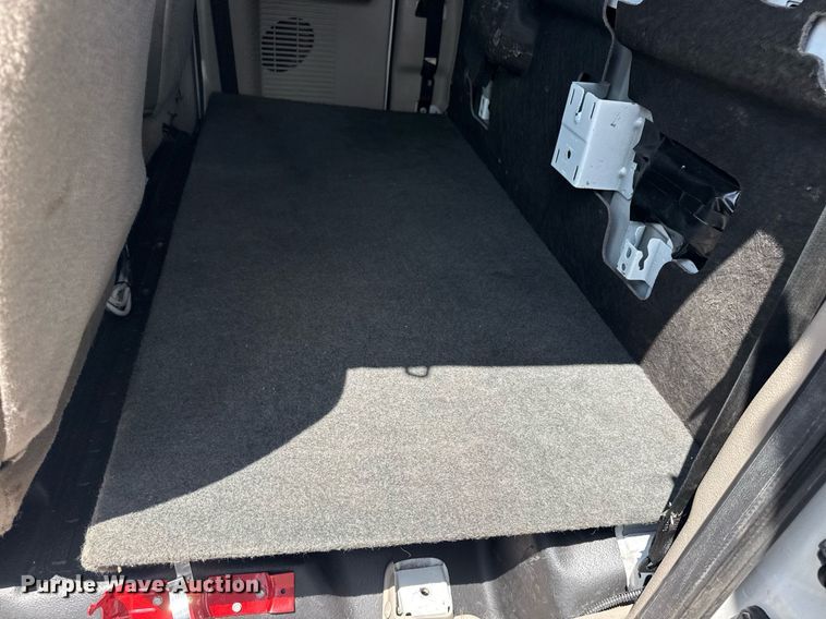 image for item EG6060 2010 Ford F350 Super Duty Ext. Cab utility bed pickup truck