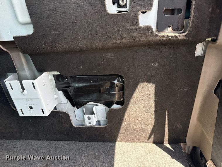 image for item EG6060 2010 Ford F350 Super Duty Ext. Cab utility bed pickup truck