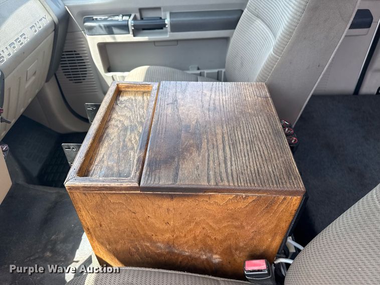 image for item EG6060 2010 Ford F350 Super Duty Ext. Cab utility bed pickup truck