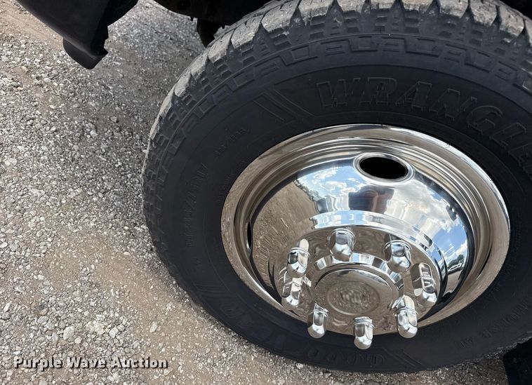 image for item EG6060 2010 Ford F350 Super Duty Ext. Cab utility bed pickup truck