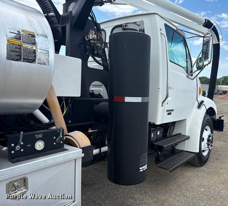 image for item EG6128 2006 Sterling  Acterra sewer jetter truck