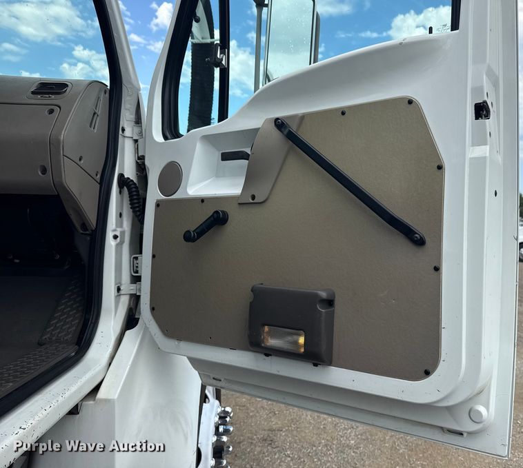 image for item EG6128 2006 Sterling  Acterra sewer jetter truck