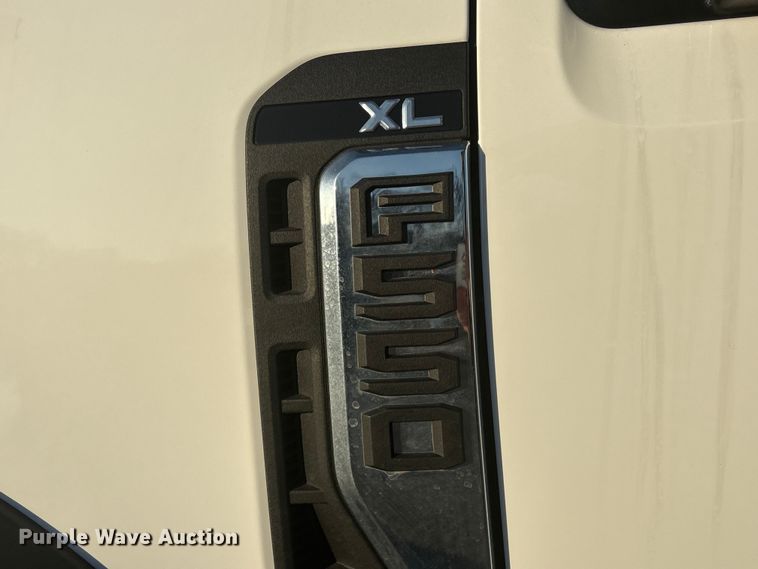 image for item EG8327 2023 Ford F550 XL Crew Cab utility / service truck