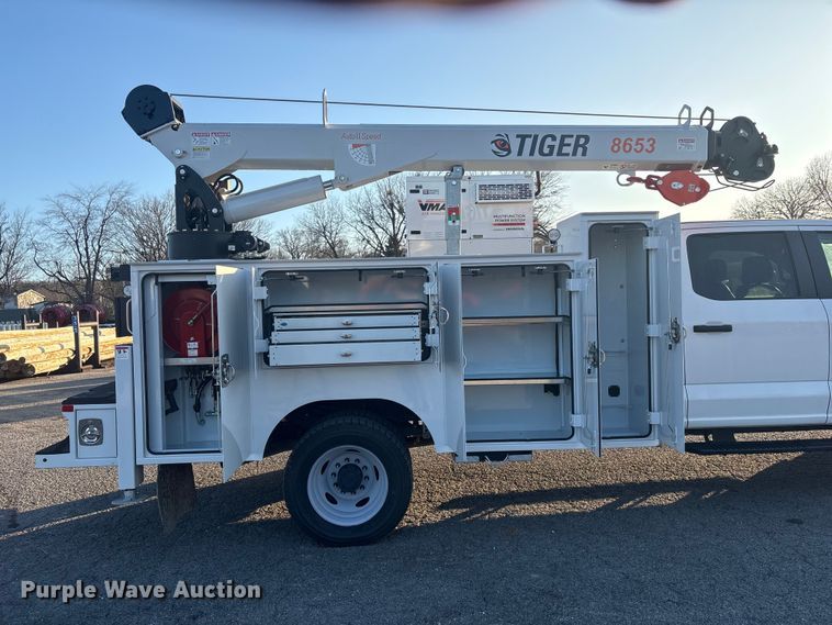 image for item EG8327 2023 Ford F550 XL Crew Cab utility / service truck