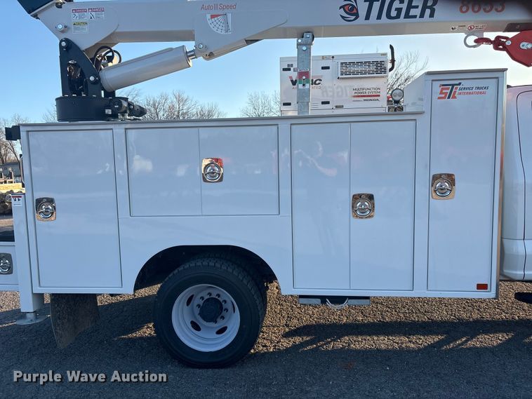 image for item EG8327 2023 Ford F550 XL Crew Cab utility / service truck