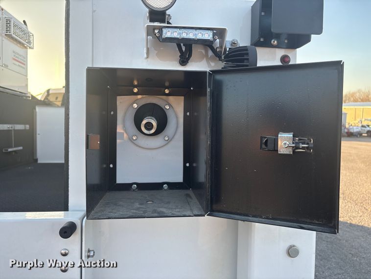 image for item EG8327 2023 Ford F550 XL Crew Cab utility / service truck