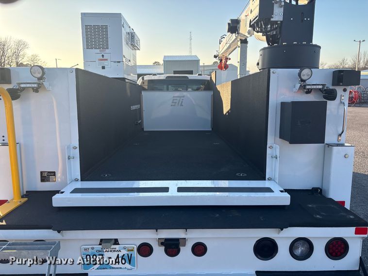 image for item EG8327 2023 Ford F550 XL Crew Cab utility / service truck