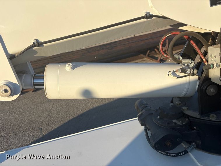 image for item EG8327 2023 Ford F550 XL Crew Cab utility / service truck