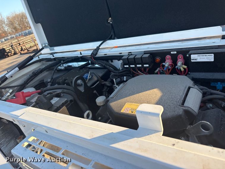 image for item EG8327 2023 Ford F550 XL Crew Cab utility / service truck