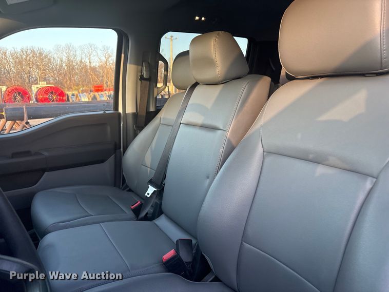 image for item EG8327 2023 Ford F550 XL Crew Cab utility / service truck