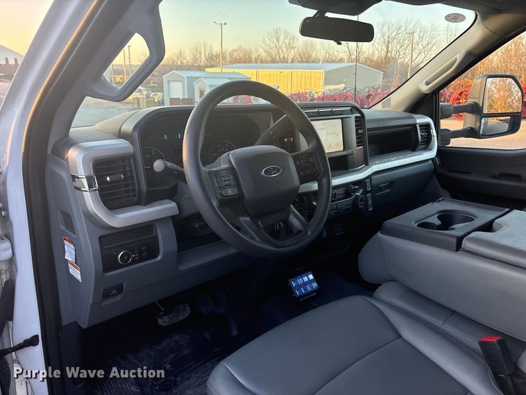 image for item EG8327 2023 Ford F550 XL Crew Cab utility / service truck