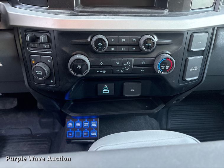 image for item EG8327 2023 Ford F550 XL Crew Cab utility / service truck