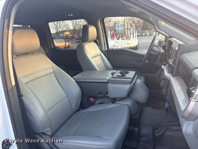 image for item EG8327 2023 Ford F550 XL Crew Cab utility / service truck