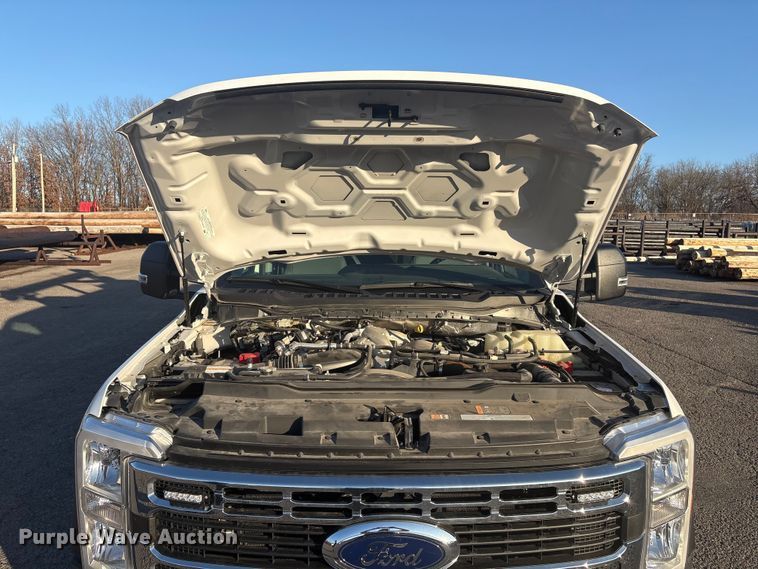 image for item EG8327 2023 Ford F550 XL Crew Cab utility / service truck