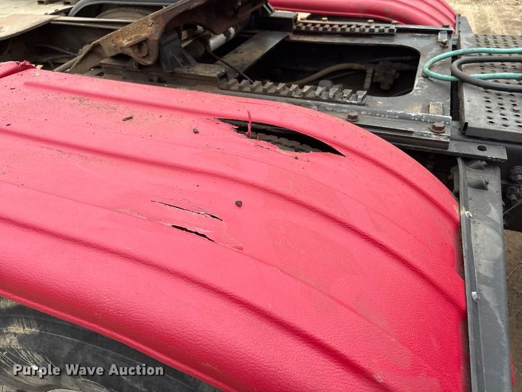 image for item EI5677 2000 Mack CH600 semi truck