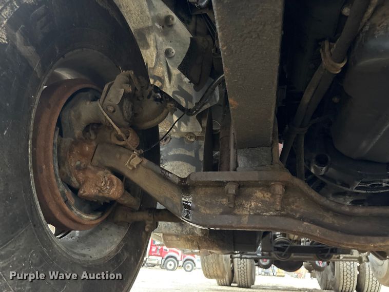 image for item EI5677 2000 Mack CH600 semi truck