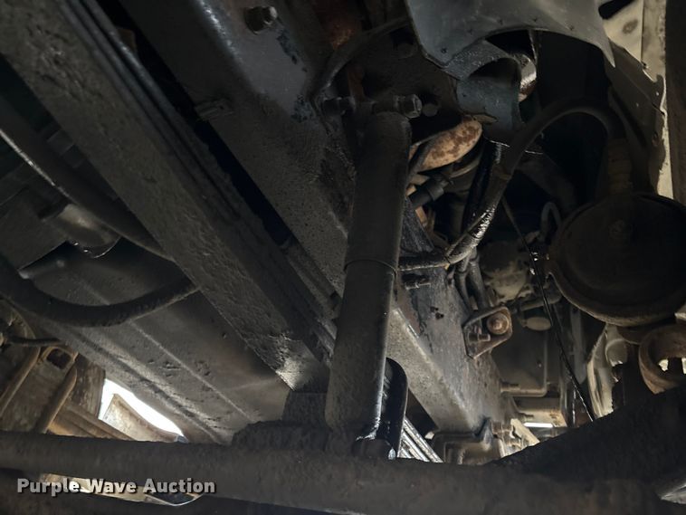 image for item EI5677 2000 Mack CH600 semi truck