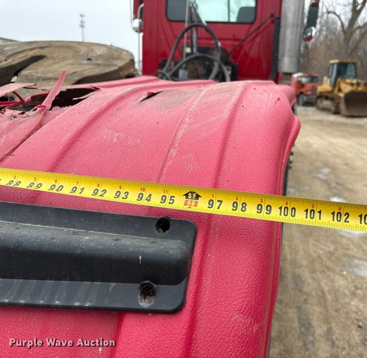 image for item EI5677 2000 Mack CH600 semi truck