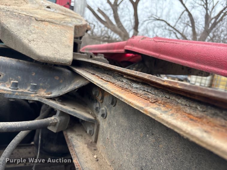 image for item EI5677 2000 Mack CH600 semi truck