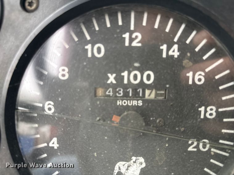 image for item EI5677 2000 Mack CH600 semi truck