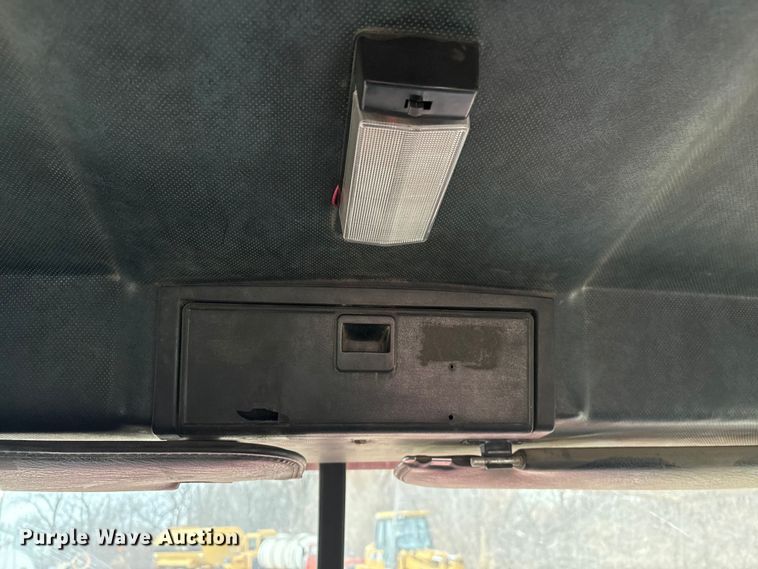 image for item EI5677 2000 Mack CH600 semi truck