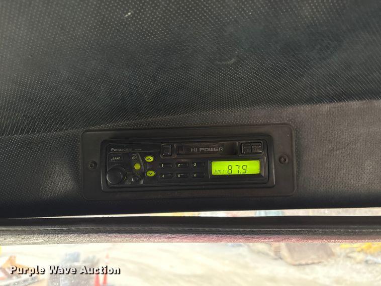 image for item EI5677 2000 Mack CH600 semi truck