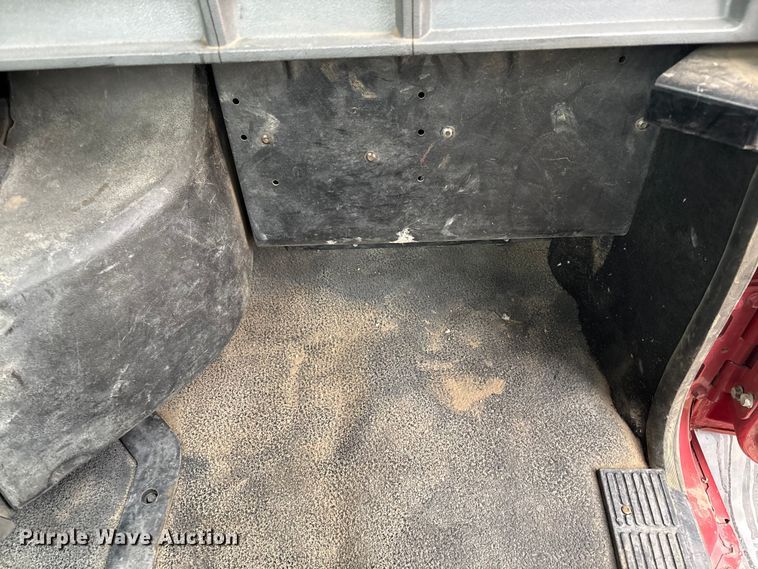 image for item EI5677 2000 Mack CH600 semi truck