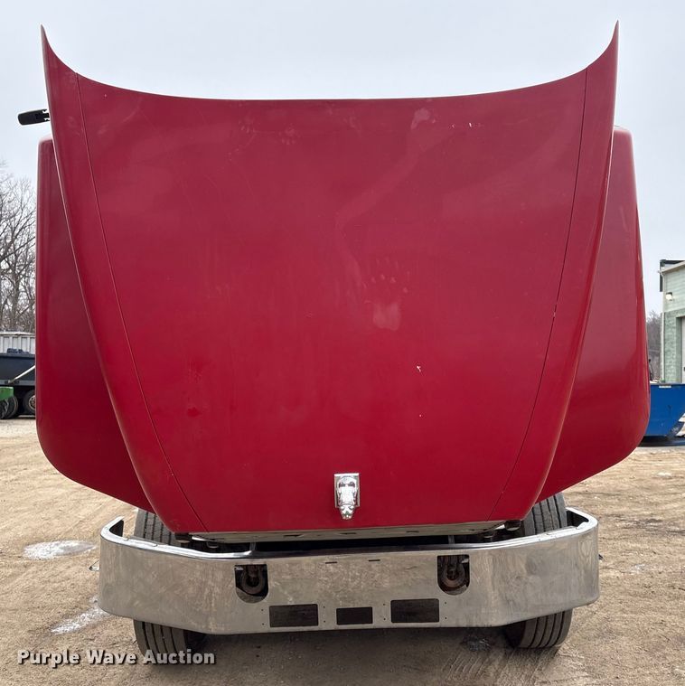 image for item EI5677 2000 Mack CH600 semi truck