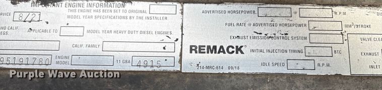 image for item EI5677 2000 Mack CH600 semi truck