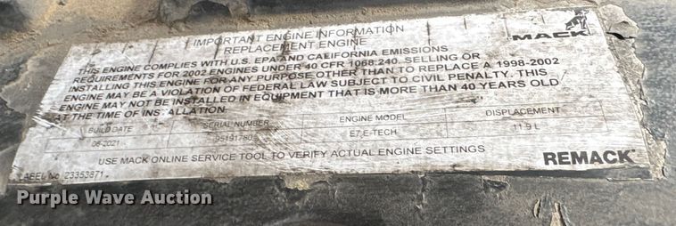 image for item EI5677 2000 Mack CH600 semi truck