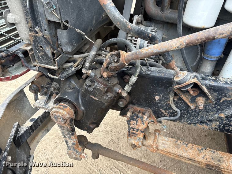 image for item EI5677 2000 Mack CH600 semi truck