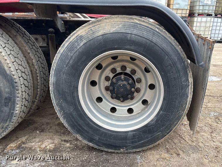 image for item EI5677 2000 Mack CH600 semi truck