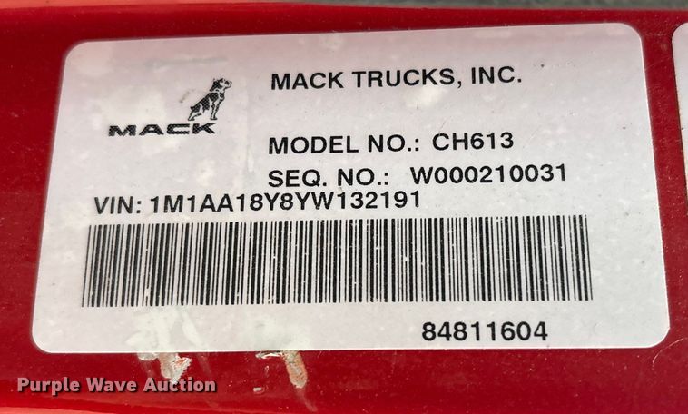 image for item EI5677 2000 Mack CH600 semi truck