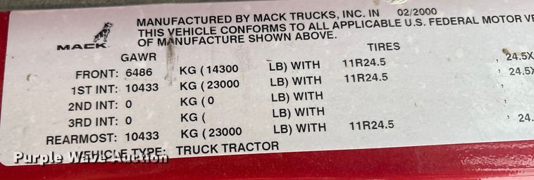 image for item EI5677 2000 Mack CH600 semi truck