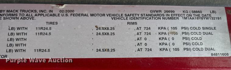 image for item EI5677 2000 Mack CH600 semi truck