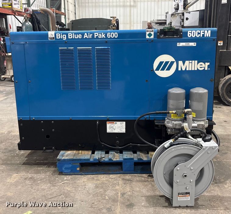 image for item EI5688 2012 Miller Big Blue 600 Air Pak welder/generator
