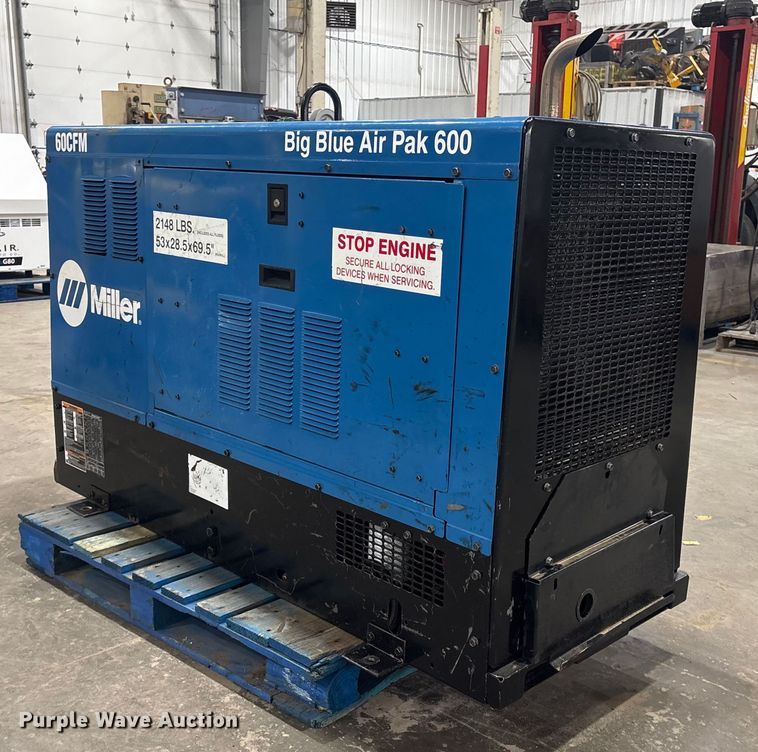 image for item EI5688 2012 Miller Big Blue 600 Air Pak welder/generator