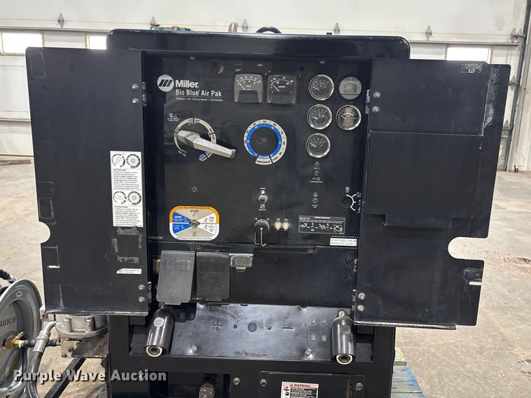 image for item EI5688 2012 Miller Big Blue 600 Air Pak welder/generator