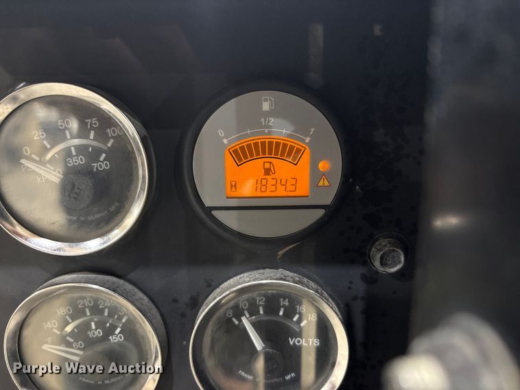 image for item EI5688 2012 Miller Big Blue 600 Air Pak welder/generator