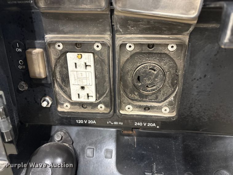 image for item EI5688 2012 Miller Big Blue 600 Air Pak welder/generator