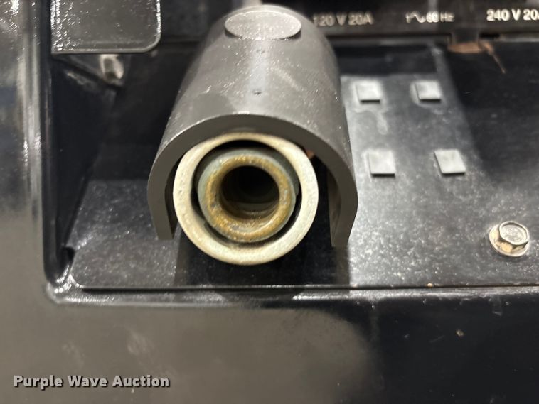 image for item EI5688 2012 Miller Big Blue 600 Air Pak welder/generator